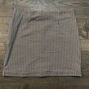 SHEIN Black and White Houndstooth Mini Skirt